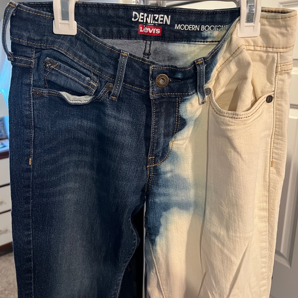 Levi’s Denizen Modern Bootcut Jeans Size 4 s/c. Hand bleached & unique!